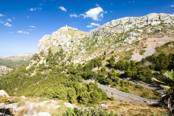 Fototapeta na wymiar Mountain serpentine on Cap de Formentor - beautiful coast of Majorca, Spain - Europe.