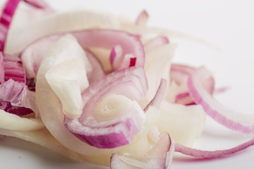 Obraz na płótnie Canvas close up of freshly cut onion rings