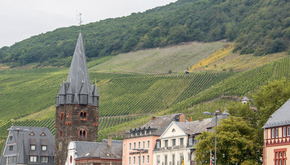 Fototapeta premium St. Michael und St. Sebastian Kirche Bernkastel-Kues Rheinland-Pfalz
