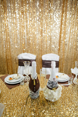 Served dishes to the table