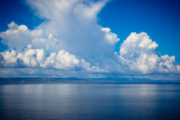 Fototapeta na wymiar Clouds and the sea