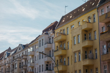 Fototapeta na wymiar beautiful apartment buildings in a row on a summer day