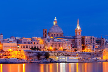 Fototapeta na wymiar Valletta. Mediterranean harbor at night.