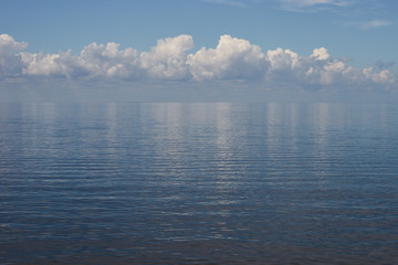 Cloud reflectoin in sea