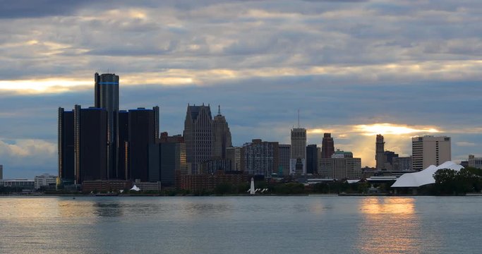 Detroit Skyline from Belle Island at twilight 4K