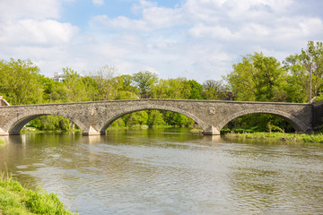Fototapeta na wymiar stone arc bridge over humber river