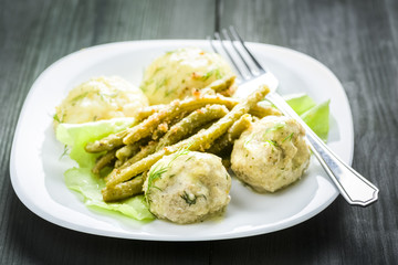 Meatballs in dill sauce