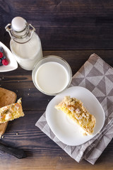 Yeast cake with pudding and rhubarb