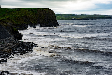Obraz premium Cliffs and Harbor in Dingle, County Kerry, Ireland