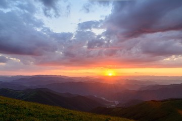 Obraz premium The sky in twilight with sunset.