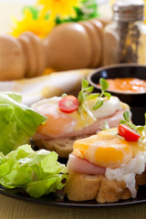 Eggs Benedict