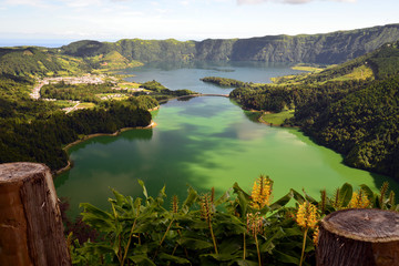Vulkankrater Sete Citades mit Kraterseen Laguna Azul und Laguna Verde © fmb