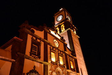 Ponta Delgada in der Nacht Altstadt mit Platz der Republik und Hafen)