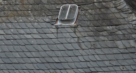 Schiefer Texur verlegt als Dacheindeckung