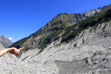 Cordon morainique. La Mer de Glace. Massif du Mont-Blanc.  Montenvert. Chamonix Mont-Blanc....