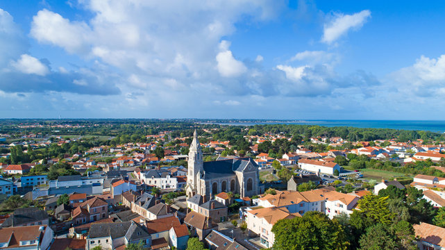 Photographie aérienne de Saint Michel Chef Chef en Loire Atlantique