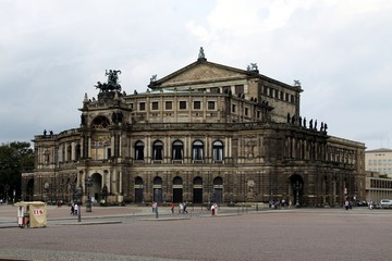 Fototapeta na wymiar Saxon State Opera - Semperoper in Dresden - Germany