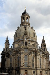 Fototapeta na wymiar Beautiful Church (Frauenkirche) in Dresden - Germany 