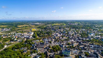 Foto op Plexiglas anti-reflex Photo aérienne de la ville de Savenay, en Loire Atlantique © altitudedrone