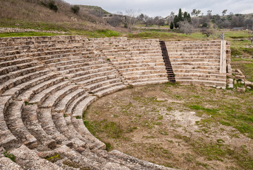 Fototapeta na wymiar The theater of the ancient greek city of Morgantina, in Sicily