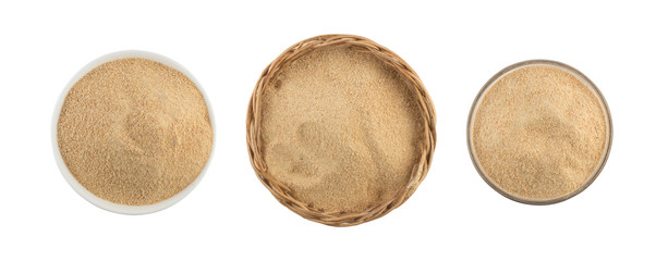 Toasted manioc flour into a bowl