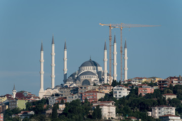 Naklejka premium Construction of one of the largest mosques in the world - Camlica Mosque in Istanbul