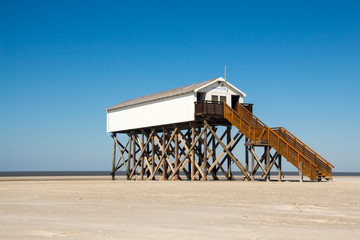 Pfahlbau in St. Peter-Ording an der Nordsee