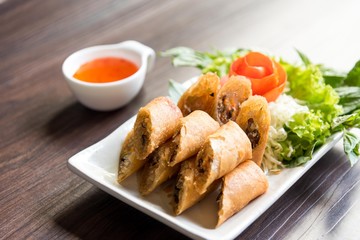 deep fried spring rolls, Por Pieer Tod or Fried spring rolls (Thai Spring Roll) Snacks and snacks that are popular with Thai and Chinese people.