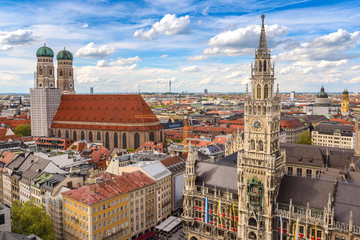 Fototapeta premium Panoramę miasta Monachium w nowym ratuszu Marienplatz, Monachium, Niemcy