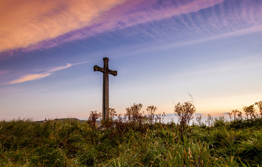 The Wooden Cross on Church Hill, Alnmouth, Northumberland, England. UK. The hill is the site of the...