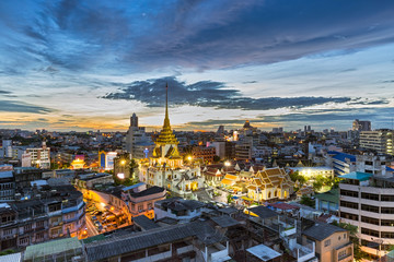 Fototapeta na wymiar Wat Traimit , Traimitr temple of the Golden Buddha at twilight in Bangkok, Thailand