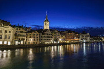 Fototapeta na wymiar Night cityscape of St. Peter's Church, Zurich