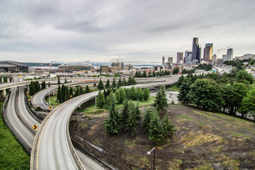Obraz premium cloudy day over seattle washington