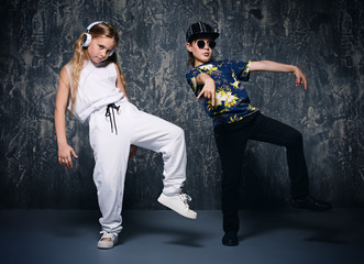 kids dancing hip-hop