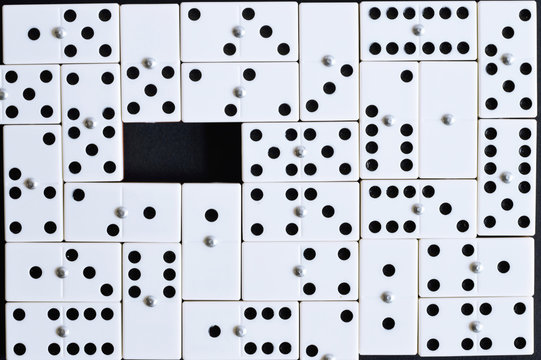 domino texture with one space
