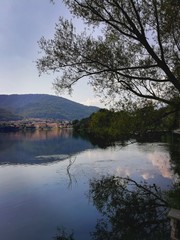 Fototapeta na wymiar Lago di Olginate