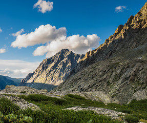 Obraz premium mountain range with valley during sunset, national park in Altai republic, Siberia, Russia