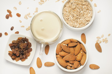 Latte vegetale di farro e mandorle