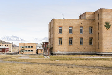 Fototapeta na wymiar The abandoned russian mining town Pyramiden in Svalbard, Spitsbergen, Norway