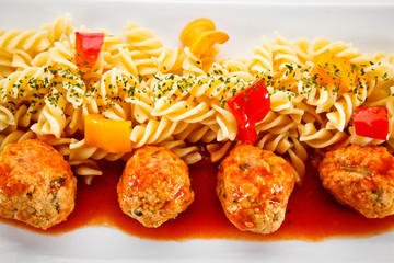 Pasta with meatballs 