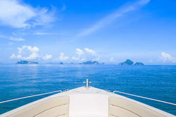 Obraz premium Tropical islands and boat Krabi, Thailand