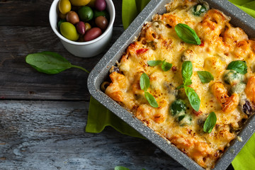 Pasta and vegetables gratin