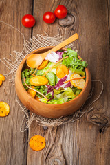 Mixed salad with croutons.