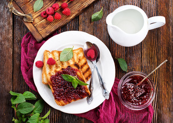 pancakes with jam