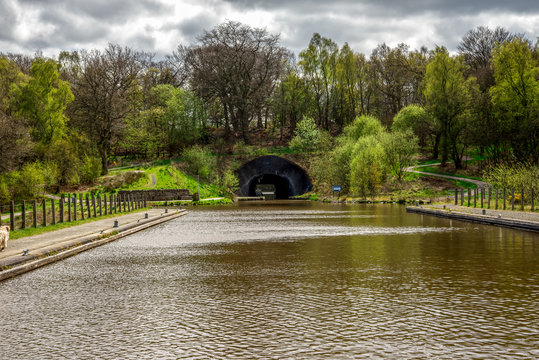 A tunnel connecting top of Falkirk Wheel with Union canal locks