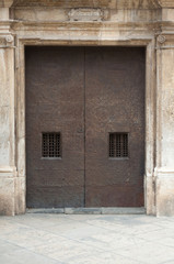 Fototapeta na wymiar old medieval door