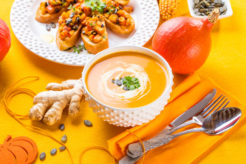 Frische Hokkaido K&uuml;rbis Suppe 