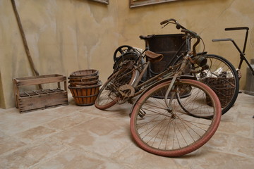 Old Bicycle - 171106447