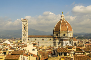 Fototapeta na wymiar the dome of the cathedral of florence at level