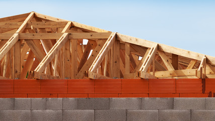 charpente de toit d'une construction